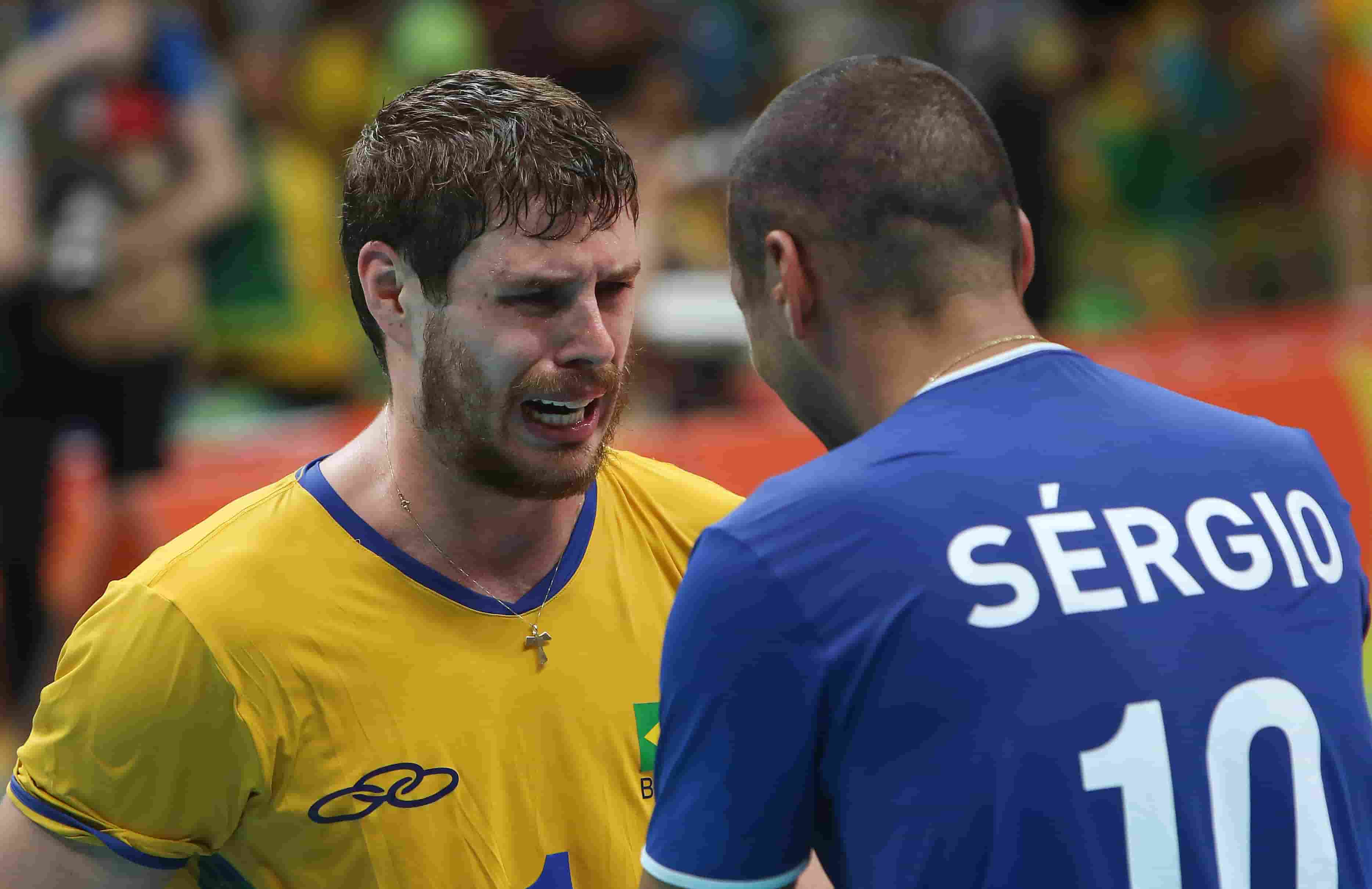 Maior líbero de todos os tempos, Serginho dá adeus ao vôlei com quatro  medalhas olímpicas no currículo