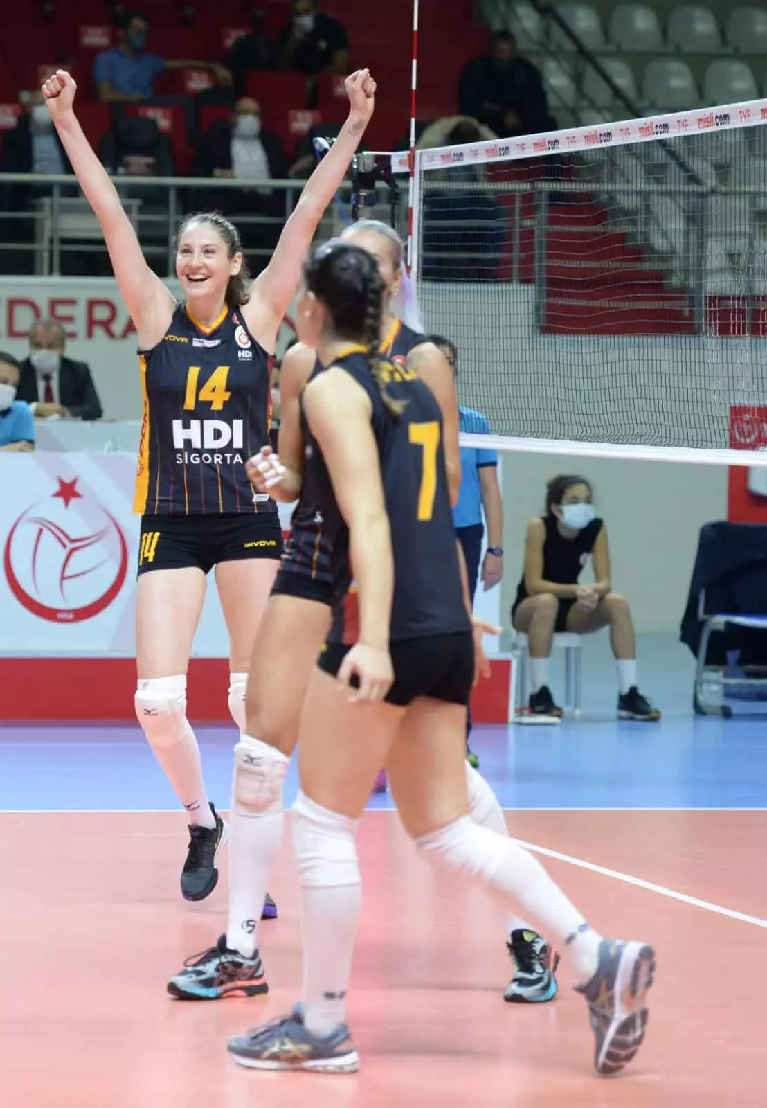 Galatasaray, com Kosheleva, derrota o Eczacibasi – Web Vôlei