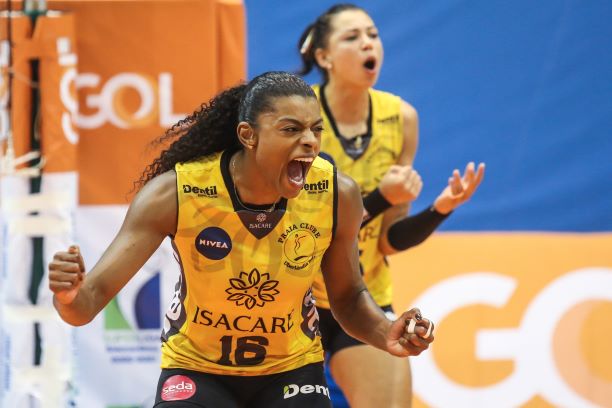 Fernanda Garay E Gattaz Estao De Volta A Selecao Web Volei