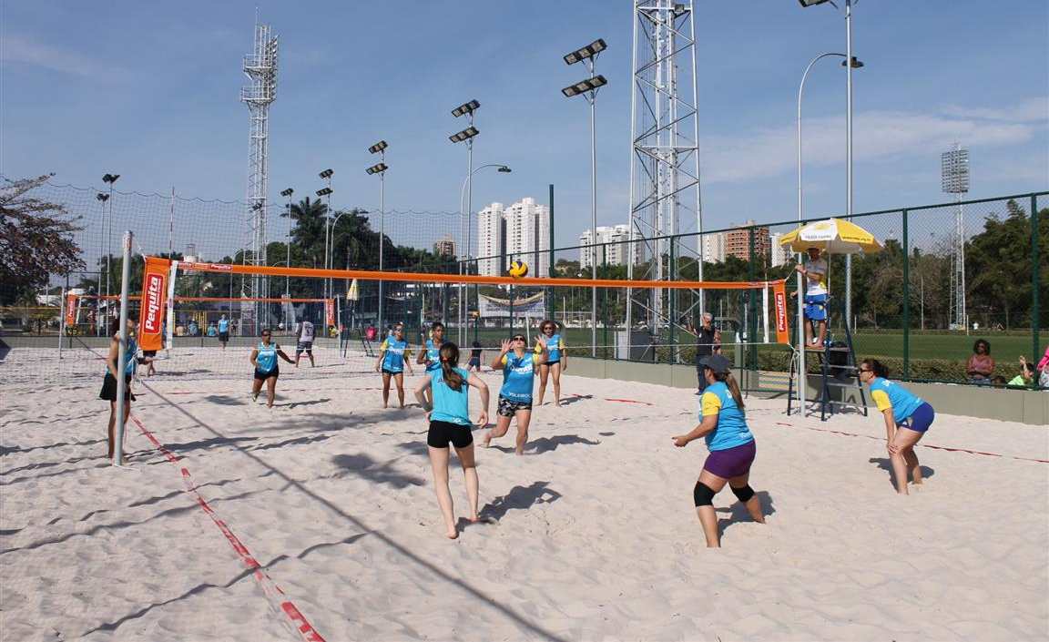 Vôlei de praia: conheça tudo sobre esse esporte de rede!