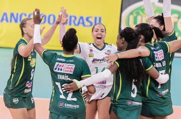 Equipe de vôlei feminino de Apucarana estreia na Liga de Maringá