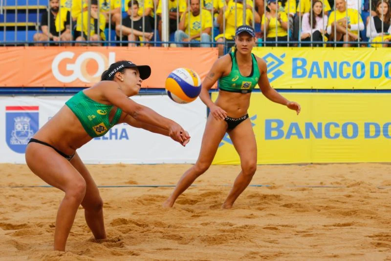 Tainá e Vic