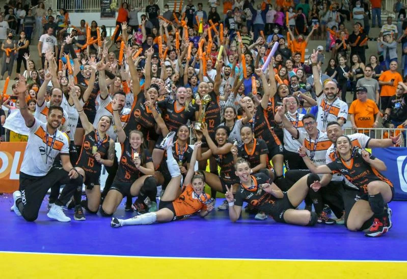 São Caetano volta à Superliga