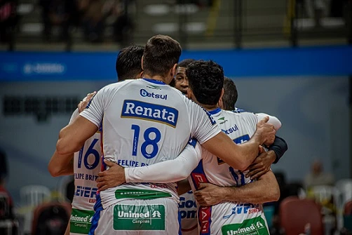 Vôlei Renata volta a encarar Suzano por vaga na final