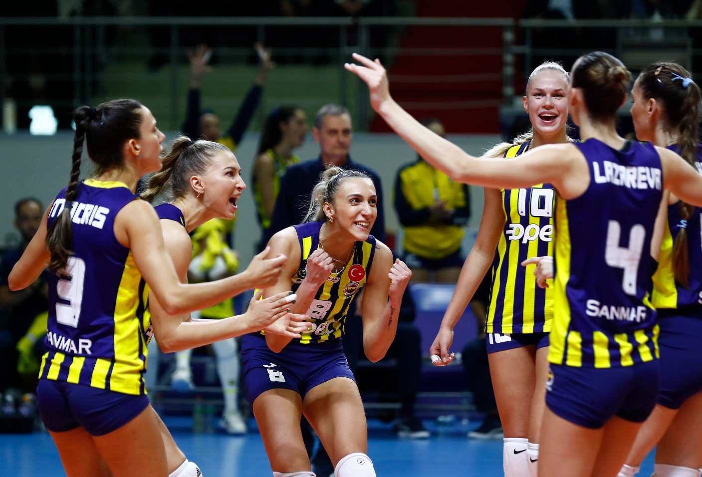 Vakifbank ganha do Besiktas por 3 a 0 durante a partida da Liga Turca de  Vôlei Feminino_