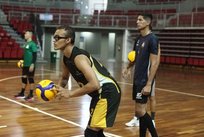 Lucas vôlei