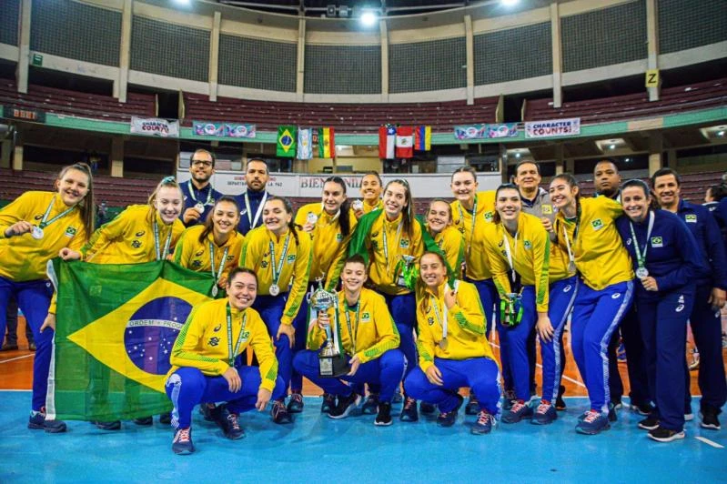 CBV comemora conquista da Seleção feminina sub-19