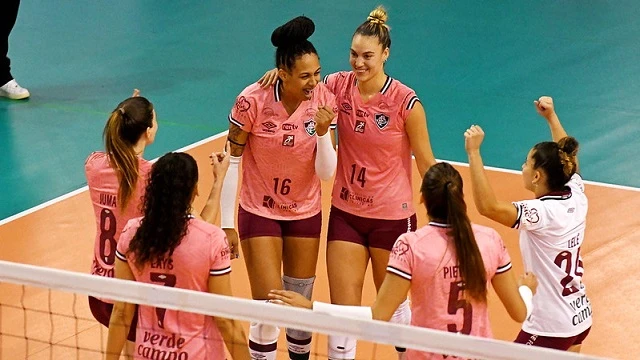 Bruna Moraes comemora retorno após lesão