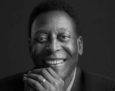 Morre o maior atleta de todos os tempos, Rei Pelé nos deixa aos 82