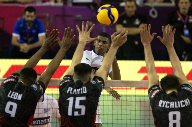 Mundial de Vôlei em Betim: Perugia vence por 3 sets a 0 e elimina o Vôlei  Renata