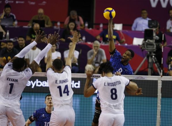 Atual campeão, Perugia é o primeiro finalista do Mundial de clubes de vôlei