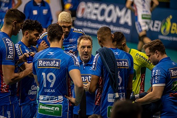 vôlei Renata - técnico Horacio Dileo