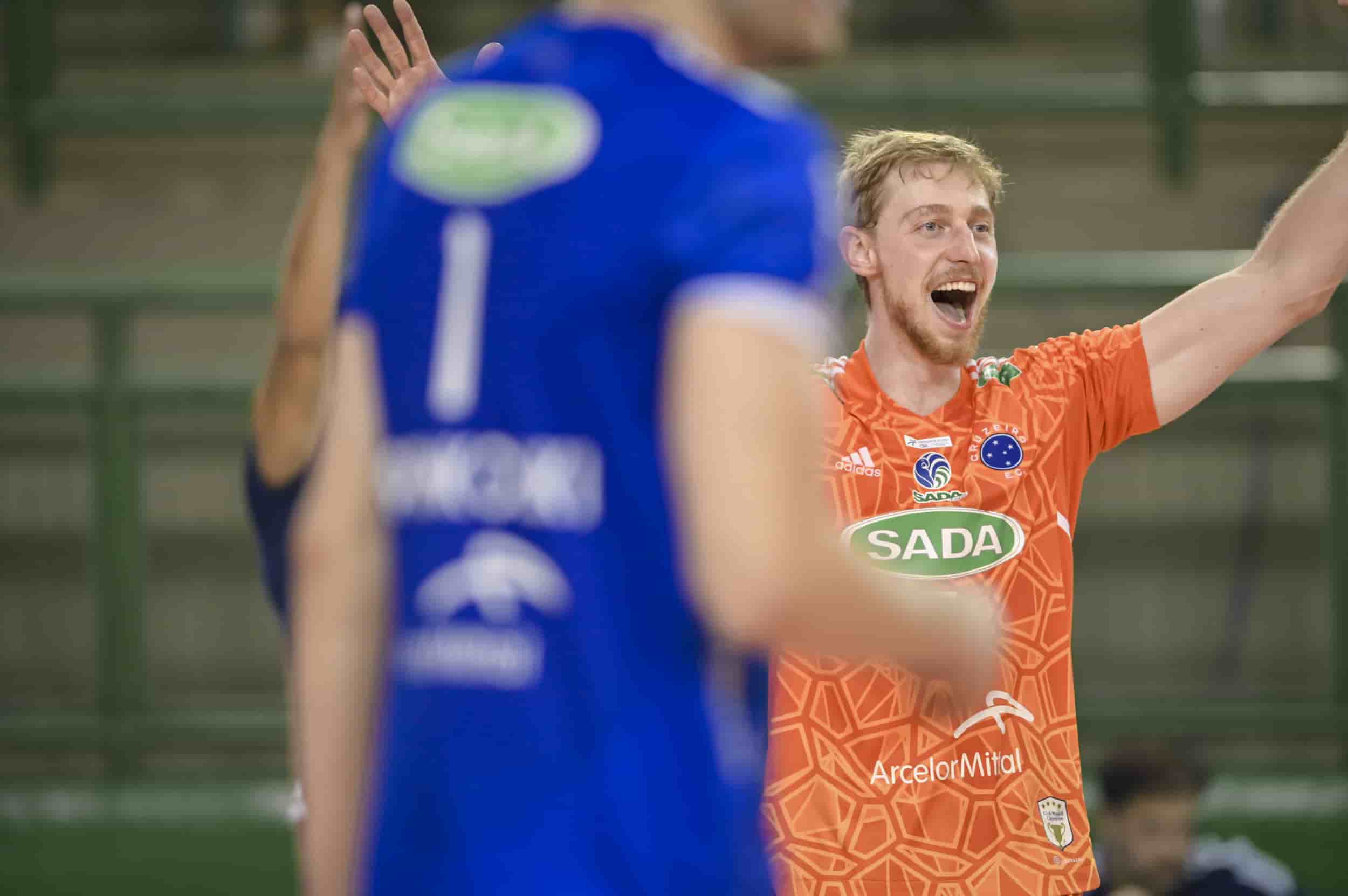 Sada Cruzeiro vence São José no tie-break e fica a uma vitória da final