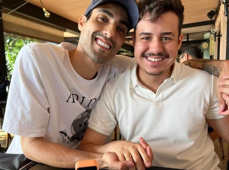 Douglas Souza e o namorado
