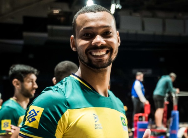 Jovem oposto, Alan é eleito melhor jogador do mundial de vôlei