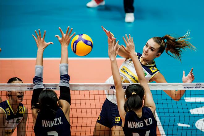 Brasil vence o México no tie-break e está na final do vôlei feminino