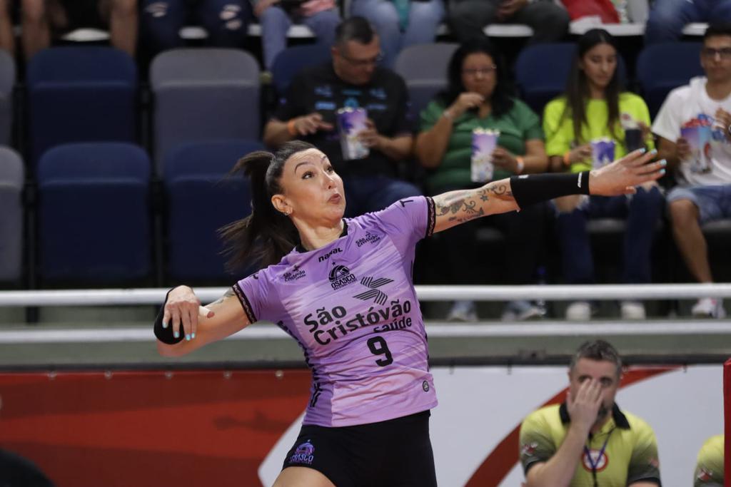 Osasco vence Barueri e larga na frente na final do Paulista de vôlei  feminino