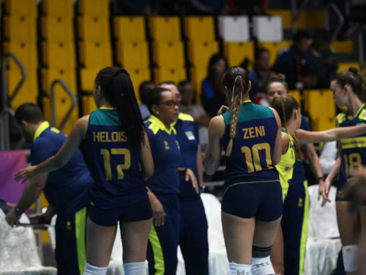 Sub 17 de vôlei do Russo Preto é Campeão no 2º quadrangular de Base de  Não-Me-Toque e outros resultados » Grupo Ceres de Comunicação