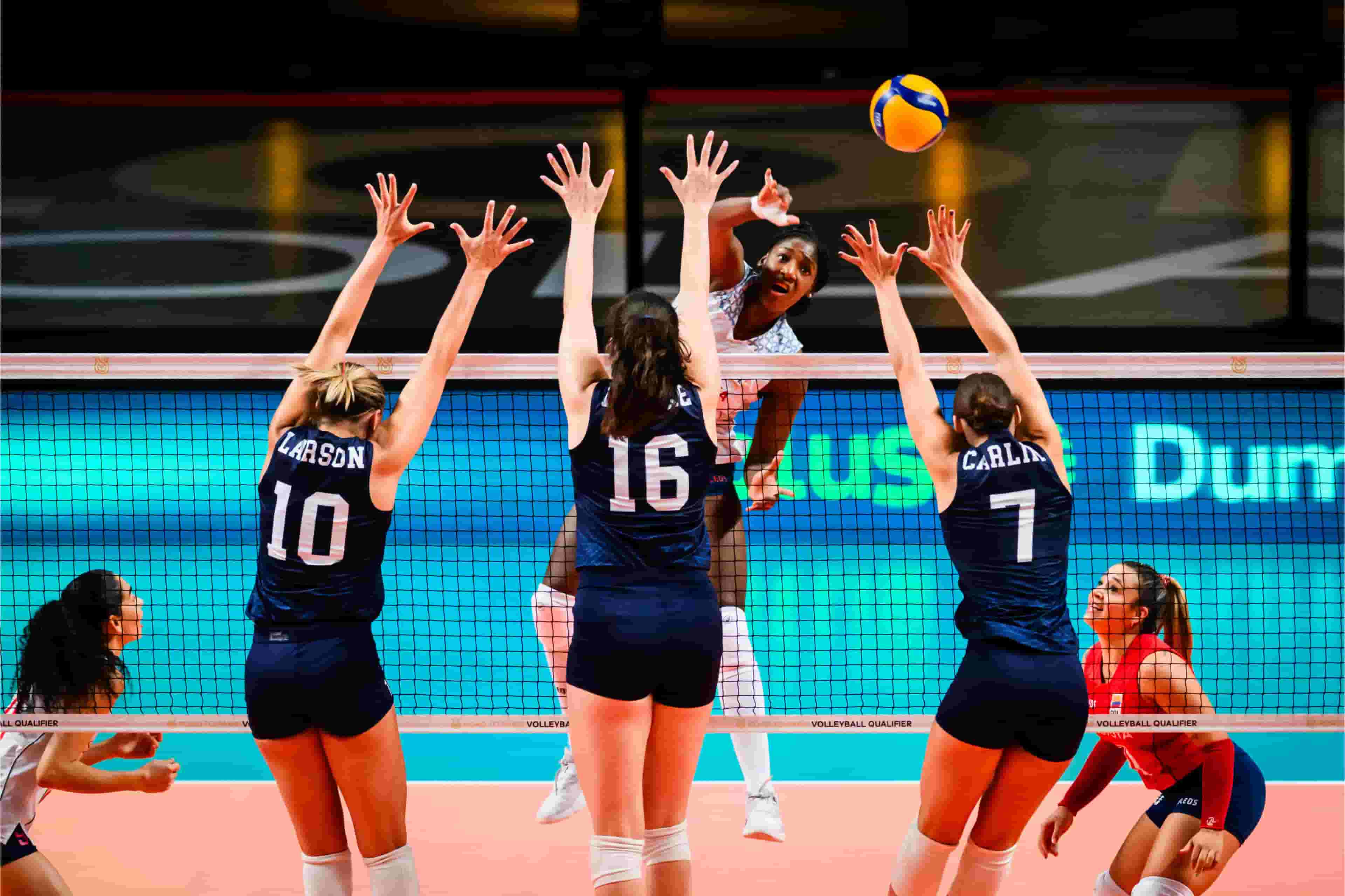 De olho em vaga nos Jogos de Paris 2024, Brasil inicia disputa do  Pré-Olímpico feminino de vôlei - Folha PE