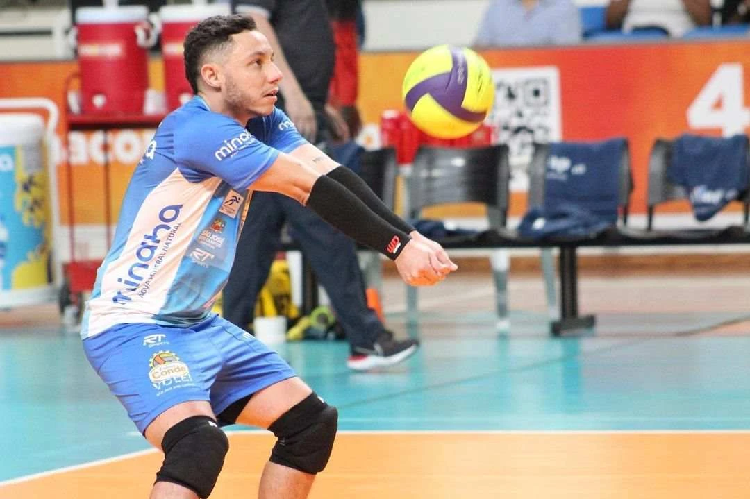 Rogerinho segue em São José por mais um ano