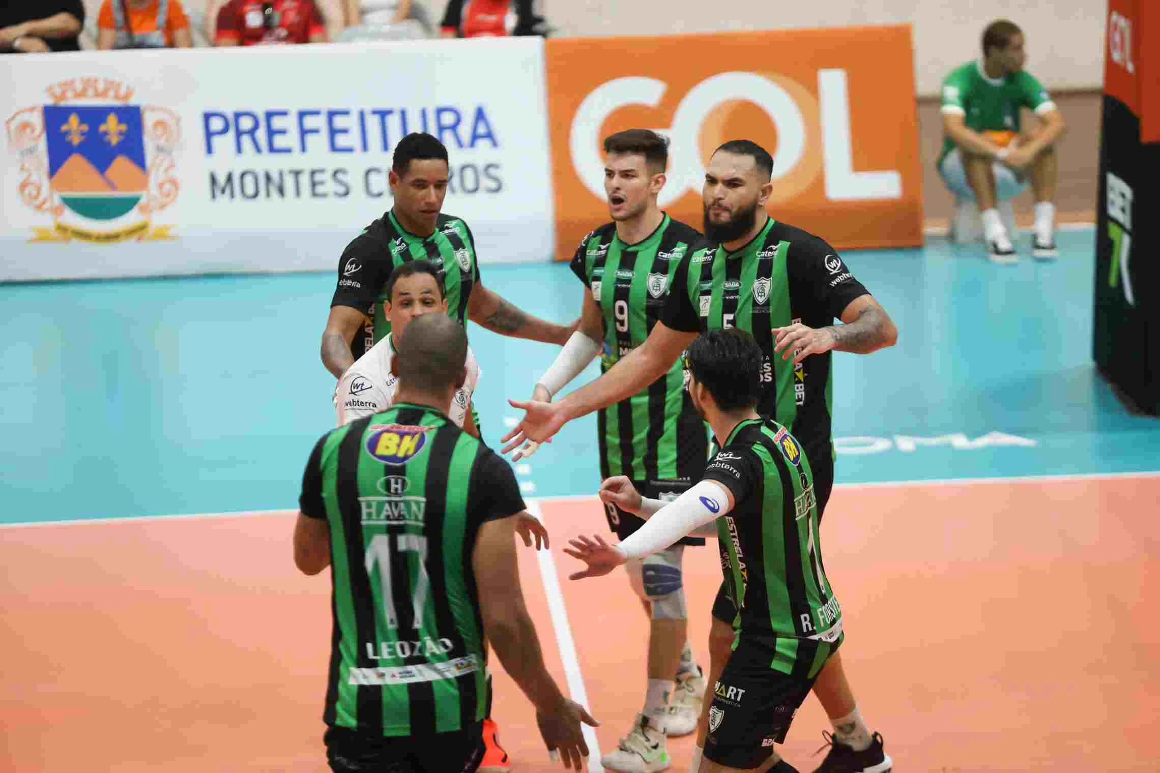 Montes Claros América em ação