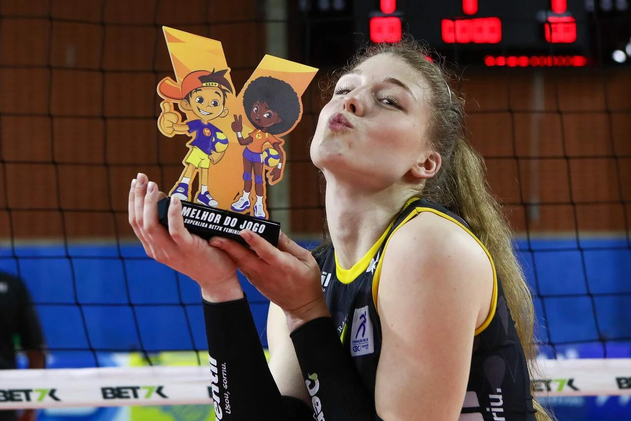 Kuznetsova ganha Viva Vôlei em Praia x Pinheiros