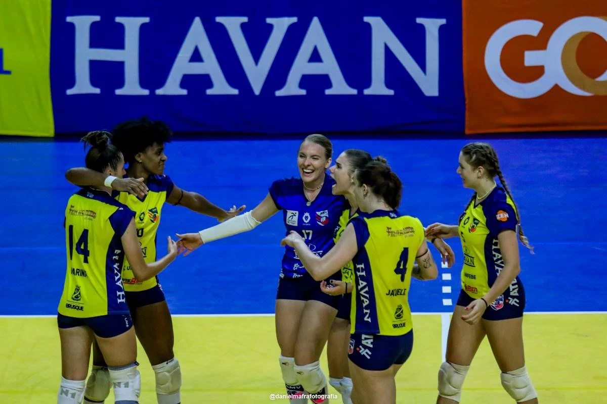 Abel Moda/Brusque largou na frente na semifinal da Superliga B