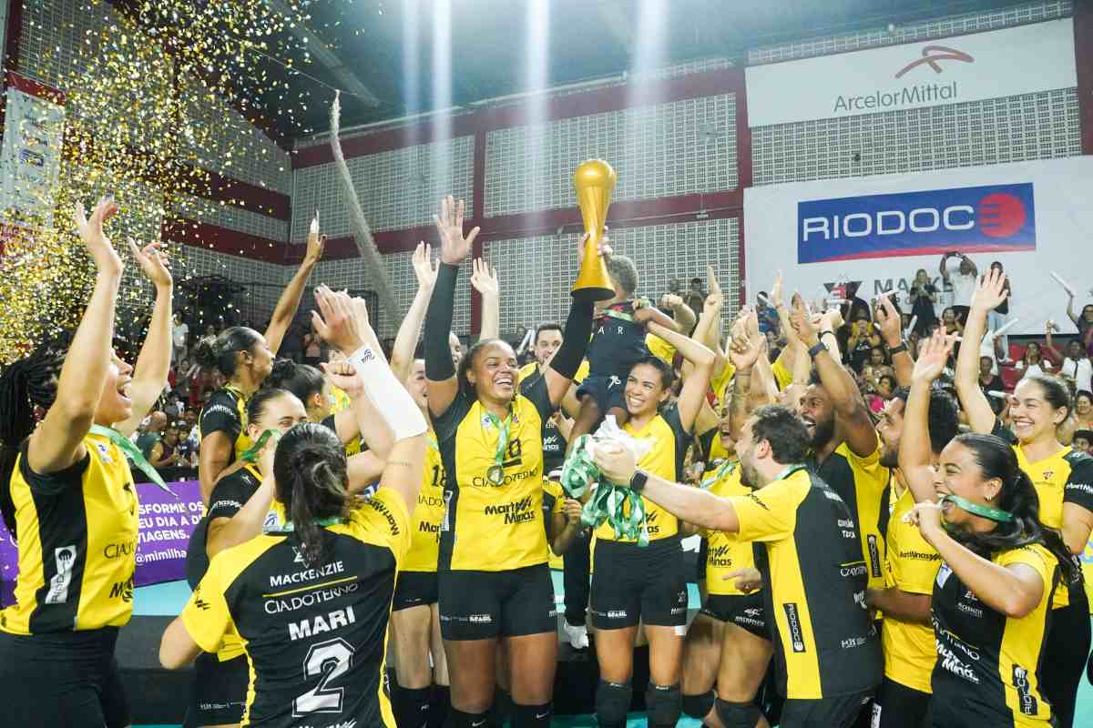 Mackenzie celebra o título da Superliga B