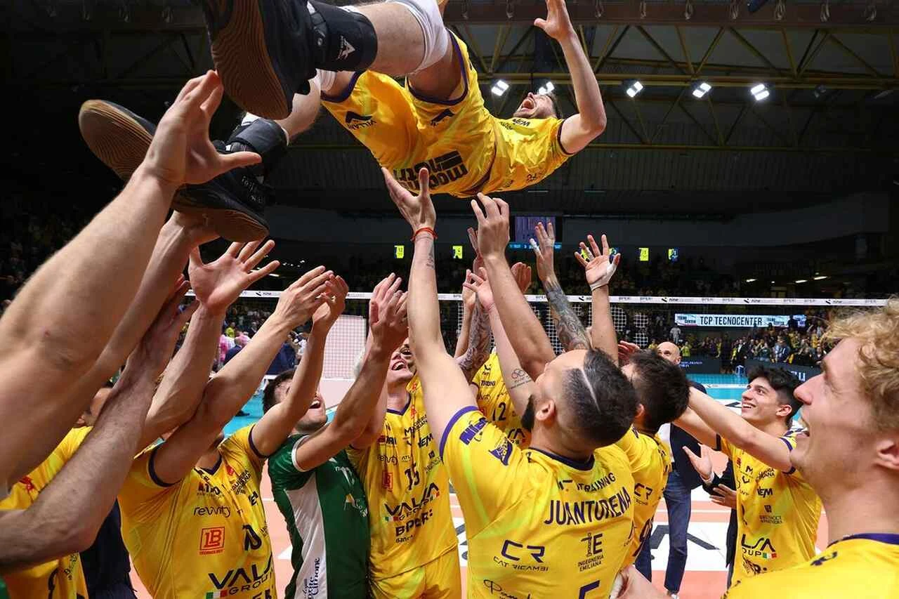 Bruninho homenageado pelo Modena