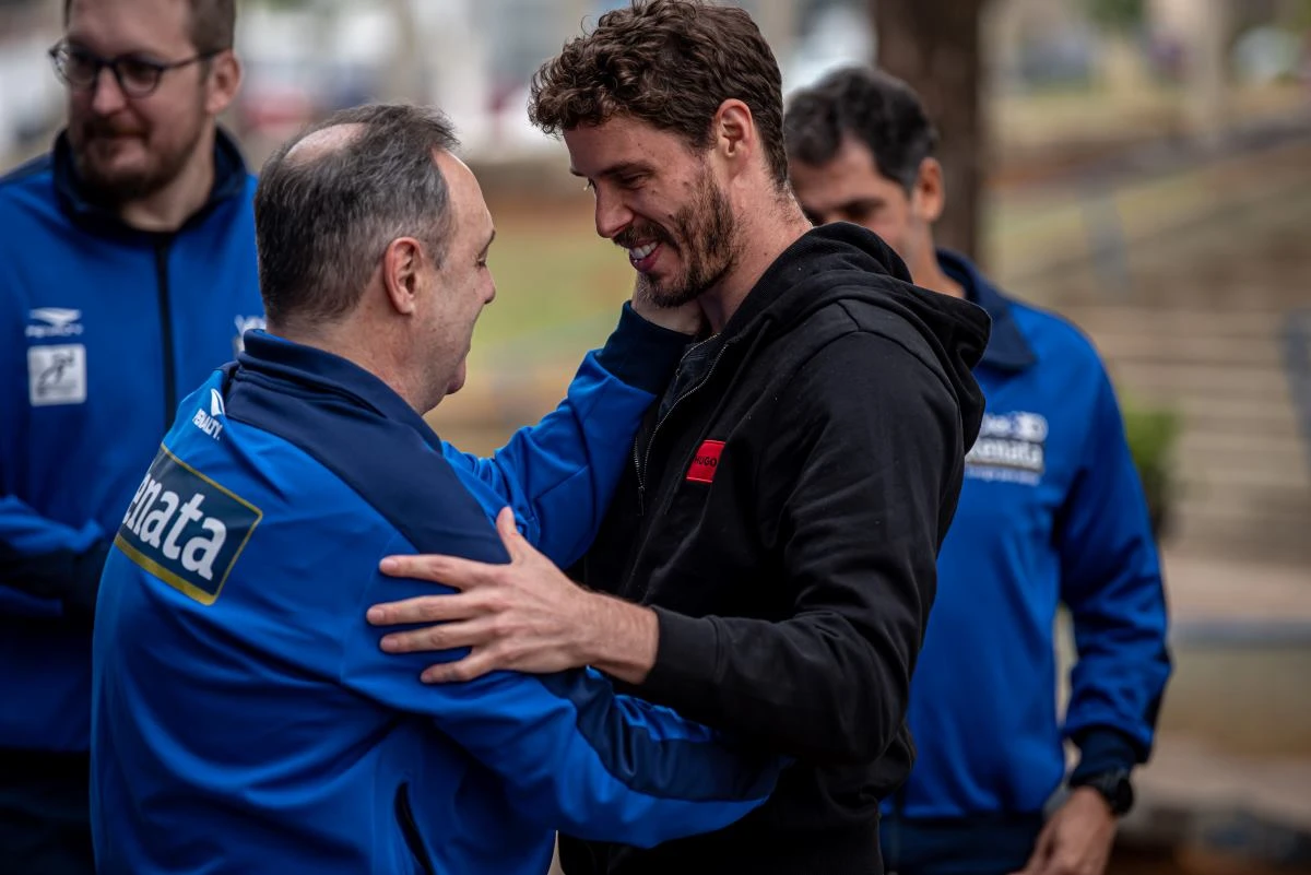 Bruninho e Horacio Dileo na reapresentação do Vôlei Renata