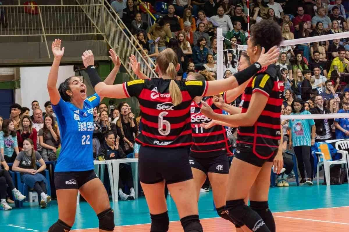 Laís comemora ponto com o Sesc RJ Flamengo