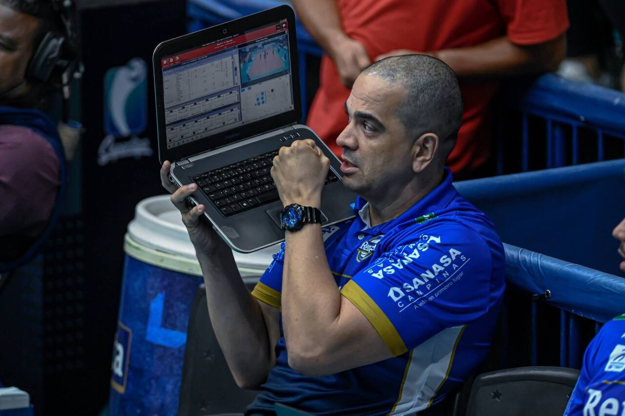 Fernando Martins, o Pirata, assistente do Vôlei Renata