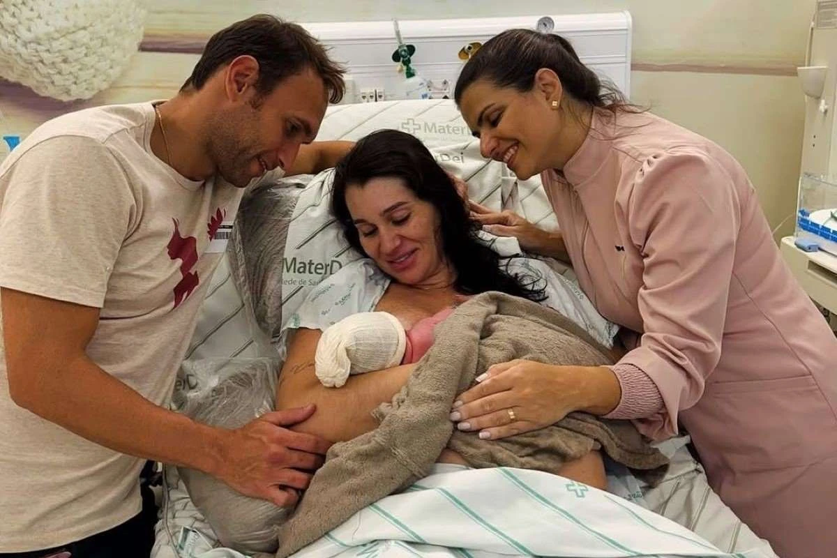 Claudinha anuncia a chegada de Maria Eduarda