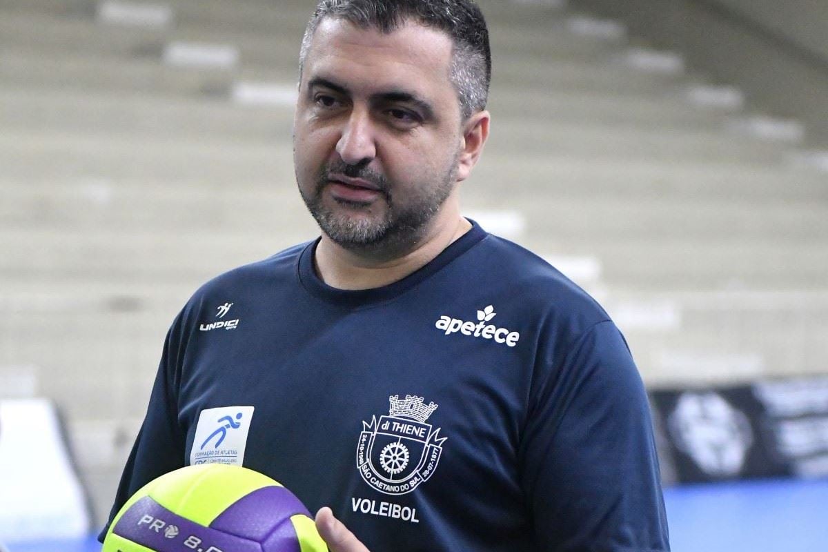 Ricardo Amendola comanda o São Caetano