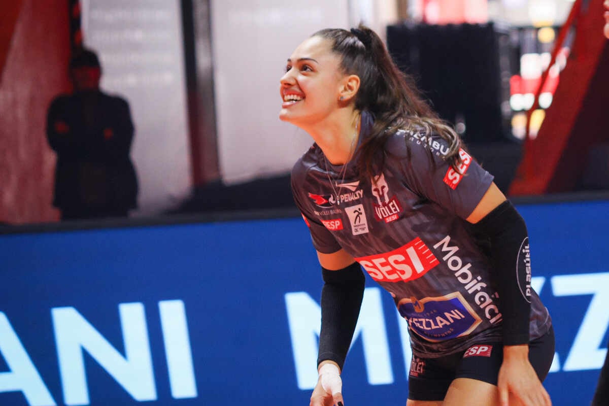 A ponteira Giovanna, que chegou ao projeto do Sesi-SP em 2016, renova com equipe do Bauru para próxima temporada