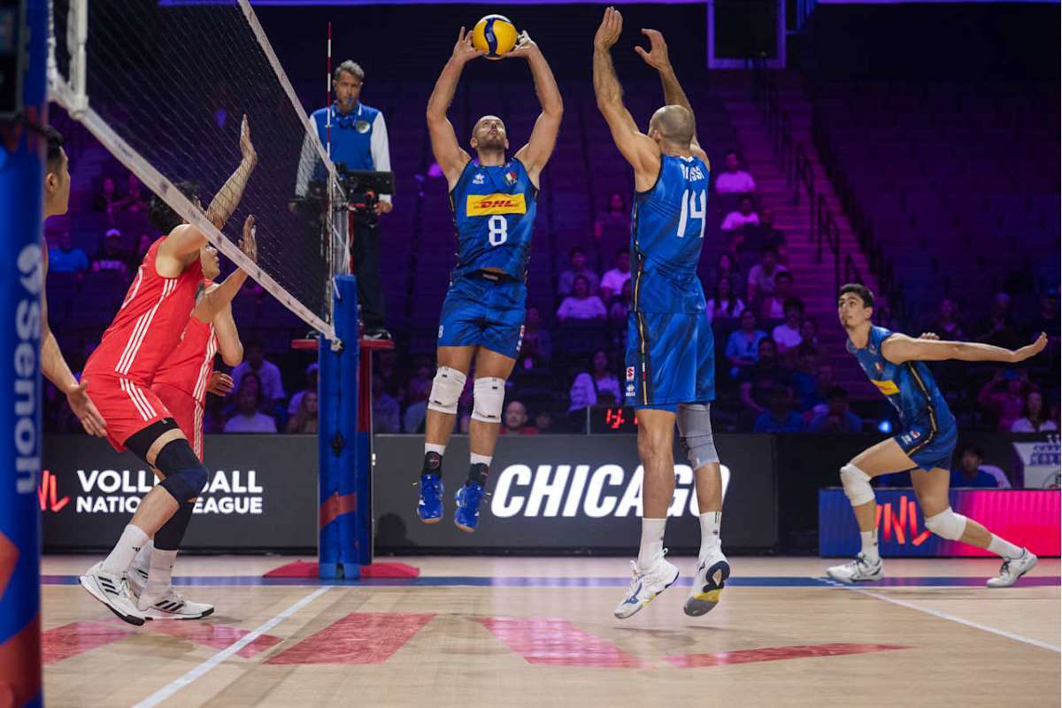Itália vence antes do duelo com o Brasil.
