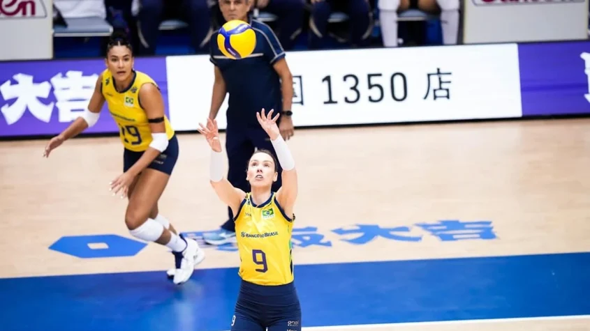 Roberta se destacou ao ganhar chance no lugar de Macris