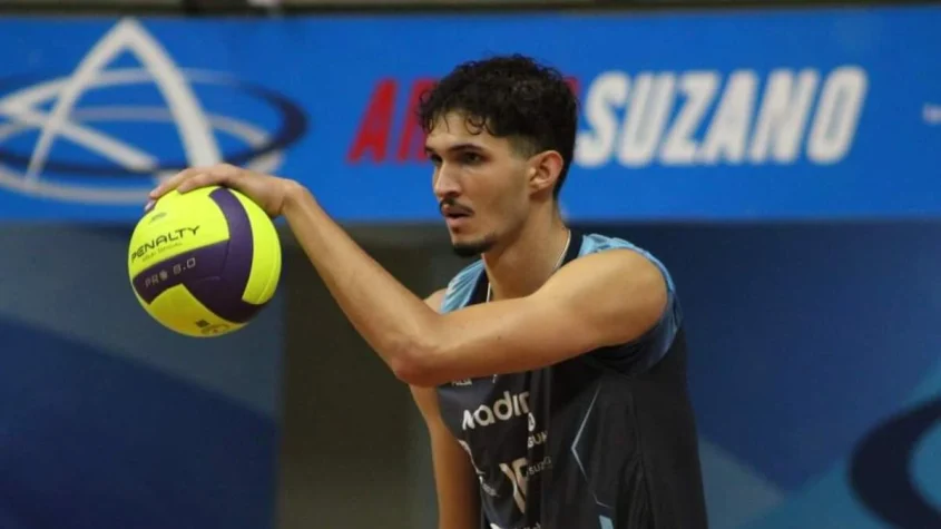 Flávio Neves estava no Suzano e pelo clube paulista conquistou o vice do Campeonato Paulista Adulto