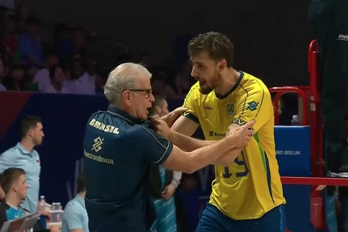 Cena entre Bernardinho e Arthur Bento viraliza e reflete otimismo da Seleção após bronze na VNL