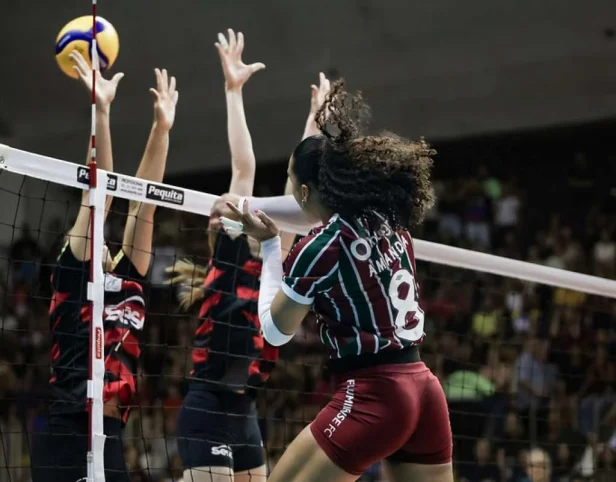 Amanda está em observação e em protocolo de concussão