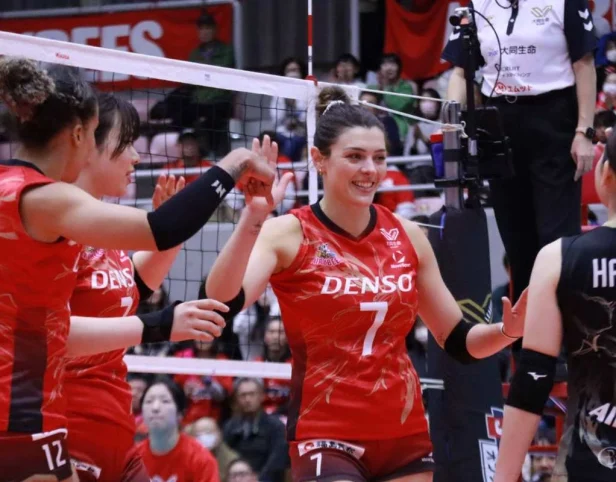 Japonês: Rosa e Sabrina deixam Denso mais perto dos playoffs