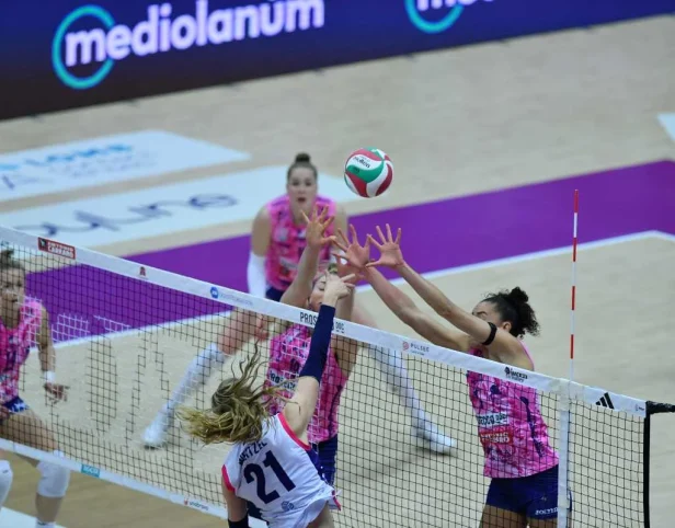 Transmissões do Mundial feminino e da Superliga na semana