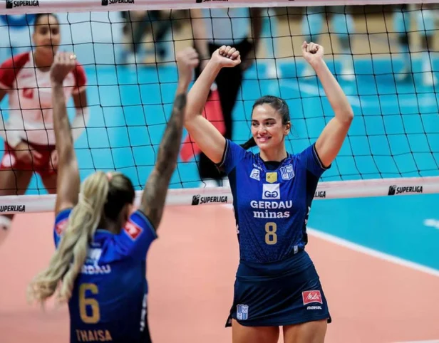 Julia Kudiess assume liderança da Superliga nos blocks