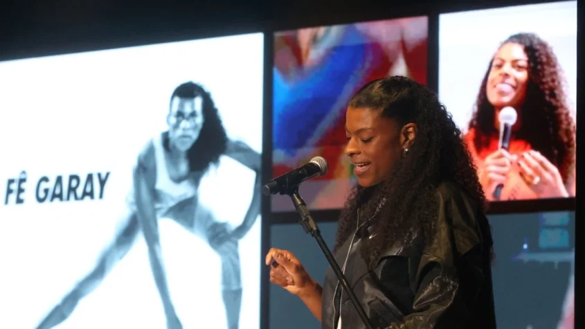 Fernanda Garay foi paraninfa de turma de formandos