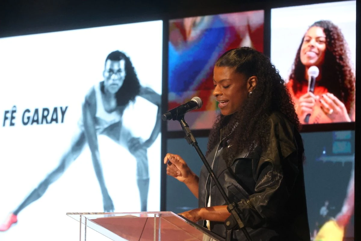 Fernanda Garay foi paraninfa de turma de formandos