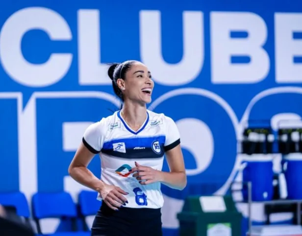 Jaqueline volta como líbero na estreia na Superliga B