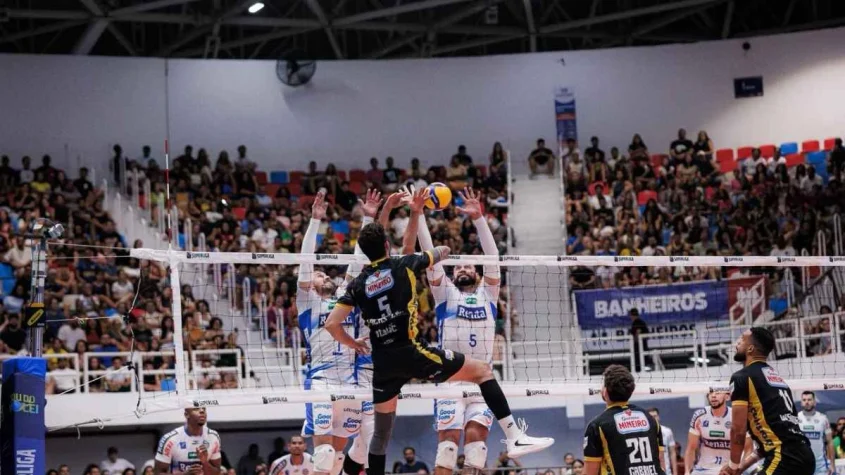 Adriano Vôlei Renata