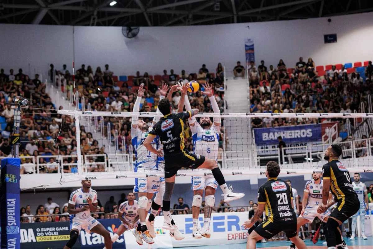 Adriano Vôlei Renata