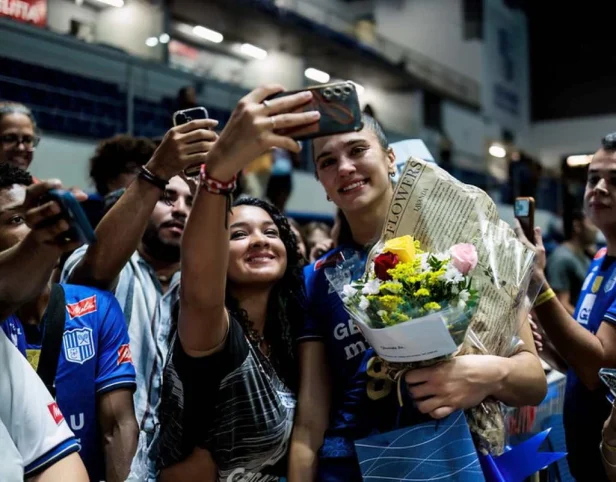 Julia Kudiess vira inspiração após baque: “É muito gratificante”