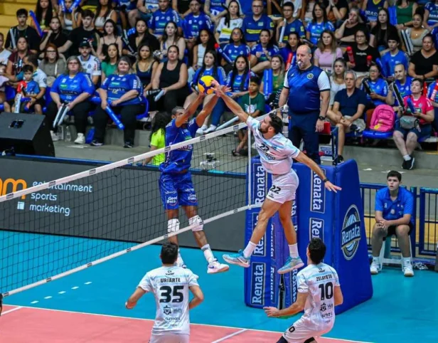 Vôlei Renata vira, bate o Ciudad e faz a festa em casa no Sula